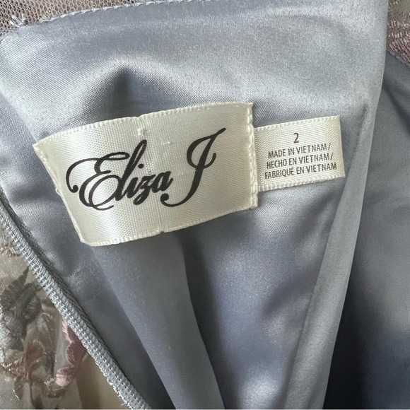 Eliza J Floral Embroidered Sheath Dress 2 Gray Pink  Bell Sleeves Floral Womens - Picture 11 of 13